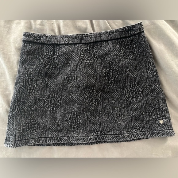 Roxy Black Textured Pencil Skirt - Picture 1 of 6